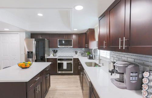 Pool Table, Minigolf, Games at Pondside FunHouse - Foto 14