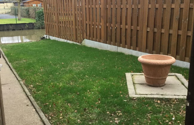 Modern Waterfront Chalet - Photo 21