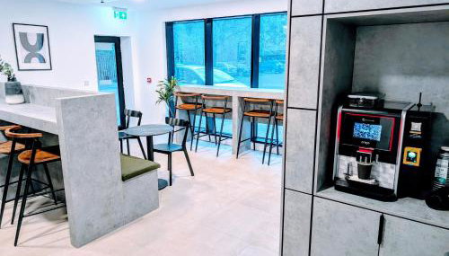 Fresh 2Bed 2Bath Apartment 2mins drive to Man Utd Stadium - Foto 2