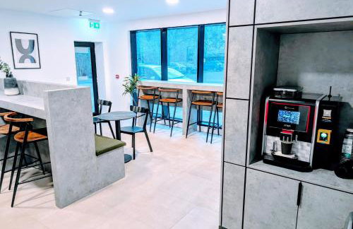 Fresh 2Bed 2Bath Apartment 2mins drive to Man Utd Stadium - Foto 2