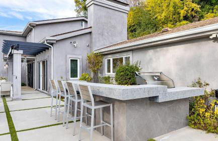 LA Hillside Retreat w Pool Views Fire Pit Outdoor Lounging Casa Bellagio by AvantStay - Foto 52