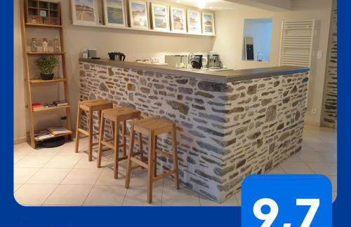 Maison de ville située à 8 kms du Mont St Michel - Foto 1