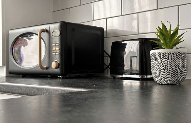 2 Bedroom Apartment-sleeps 6-parking-wifi - Photo 16