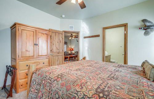 20 Mi to Taos Ski Valley Secluded Mtn-View Cabin! - Foto 13