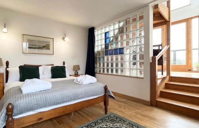 Triskele Detached Characteristic Home Sleeps 10 - Foto 5