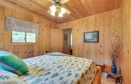 Grill and Fire Pit Waterfront Cameron Retreat! - Foto 23