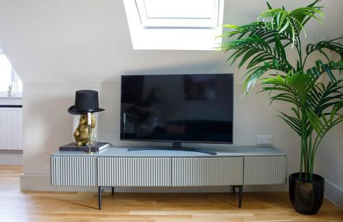 Luxury Penthouse ~ Super King Bed 5 min to Beach - Foto 8