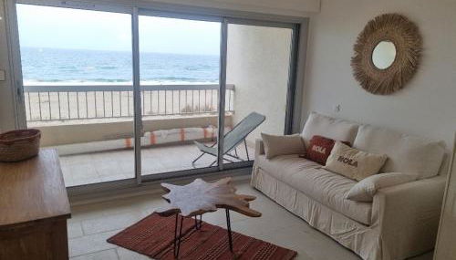 Sur la plage avec vue plongeante sur la mer - Foto 2