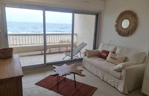 Sur la plage avec vue plongeante sur la mer - Foto 2