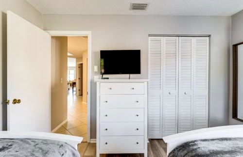 Village des Pins Sarasota 2BR Condo with Pool - Foto 9