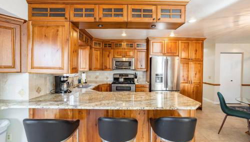 Spacious Stay near Airport, Downtown & Ski Resorts - Foto 5