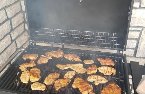 Apartment 51 - Photo 2