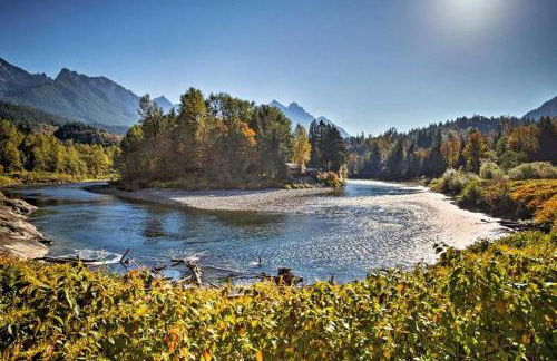 Beautiful Cabin Rental with Private Hot Tub on the Skykomish River in Washington - Foto 3