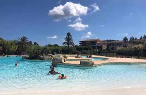 Refait à neuf Standing bord de plage et piscine Proche de St Trop - Foto 3