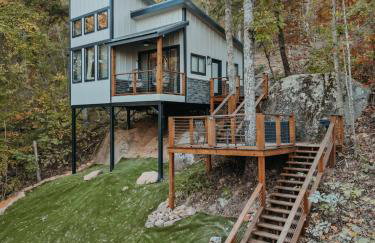 The Evergreen Treehouse with Winter Views - Foto 46