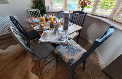 Rumer Hill House a unique boutique styled place to stay in Cannock close to A5 the McArthur Glen outlet - Foto 13