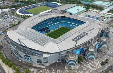 Luxury 2 Bed Apartment, Sleeps 6 with Sofa bed, Close to Sale Town & Tram Station - Photo 21