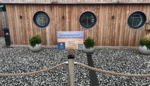 Humberston Boathouse Lodge & Hot Tub - Cleethorpes Beach Cabin Chalet - Foto 3