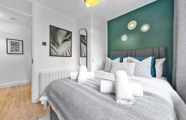 2BR Flat, Free Parking, Close to Airport & Centre - Foto 1