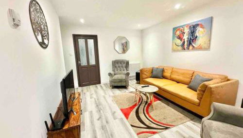 Swindon 3 Bedroom spacious home parking & garden - Foto 2