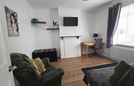 Mayfield , 2 bed slp 6 Roomy dog friendly Gosport town house - Photo 4