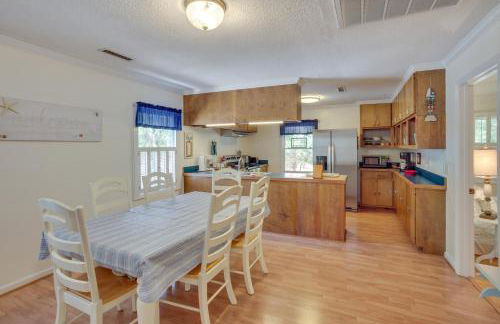 Near Edisto Beach State Park Home with Lanais! - Foto 13