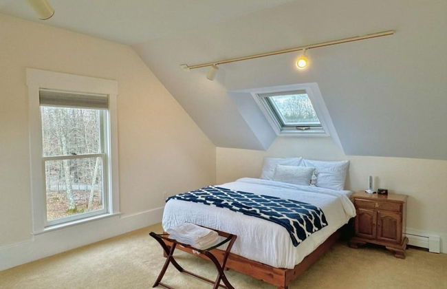 Cozy Stay w Fireplace Near Gunstock Laconia - Photo 7