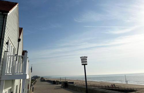 Ocean View Suite - Near Hythe - On Beach Seafront - Private Parking - Photo 23