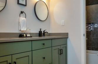 New Farmhouse, King Beds, Game Room, Hot Tub & View! - Foto 69