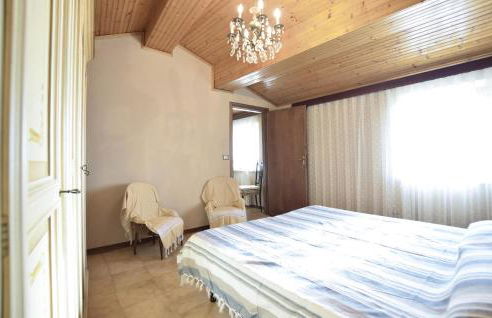 2 Bedroom Nice Home In Camaiore - Photo 13