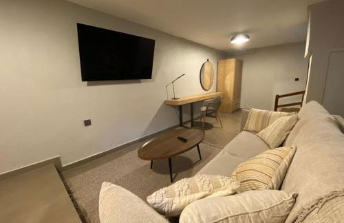 ELiFourka - Seaside Luxury - 170m to the Beach - Power Onsite for Electric Vehicle - Photo 34