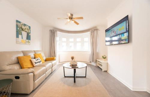 4 Bedroom Family Home In South East London - Photo 60