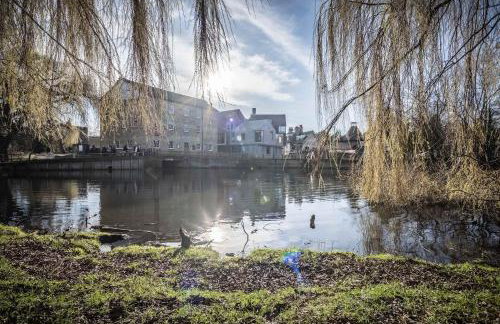 Superb Central Apt River Views & Parking - Foto 17