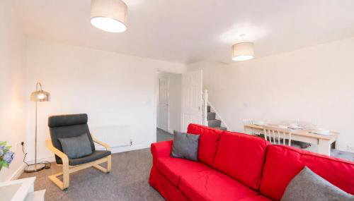 Modern 3BR Grantham Stay, Long Bookings Welcome, Parking Included - Foto 1