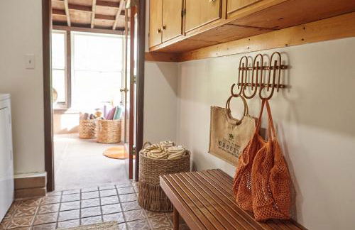 Catskills Retro Retreat- Upstate Home W Hot Tub - Foto 15