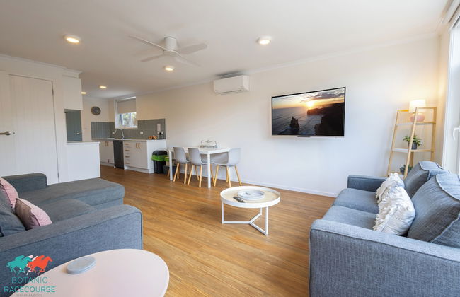 Botanic Racecourse Apartments - Photo 12