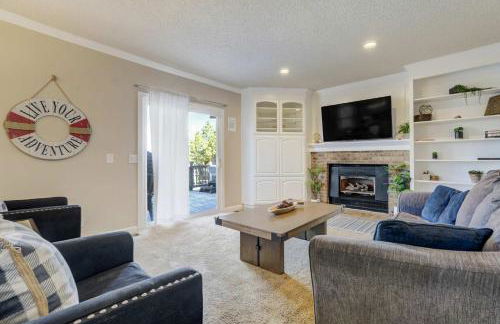 Deep Blue Spacious Escape w Hot Tub & Playground - Foto 3