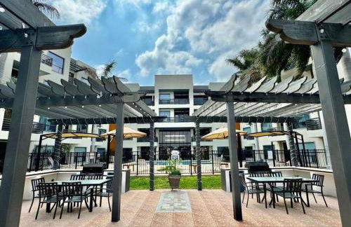 Luxury Condo with Pool and Jacuzzi - Photo 11