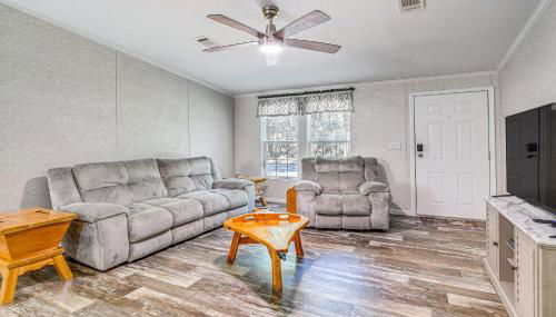 7 Mi to Crystal River Home with Yard and Fire Pit! - Foto 5