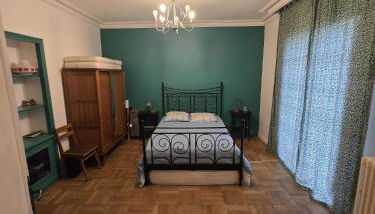 Une grande maison bleue - Photo 2