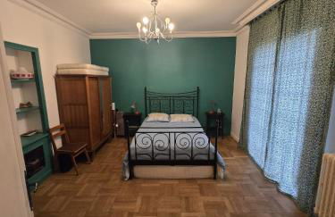 Une grande maison bleue - Photo 2