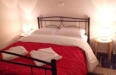 Tami House - Photo 2