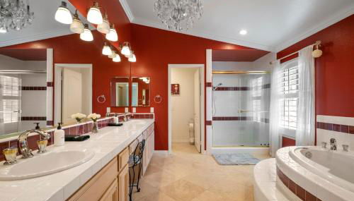 @ Marbella Lane - Captivating Home in Rowland Hts - Foto 4, Shower