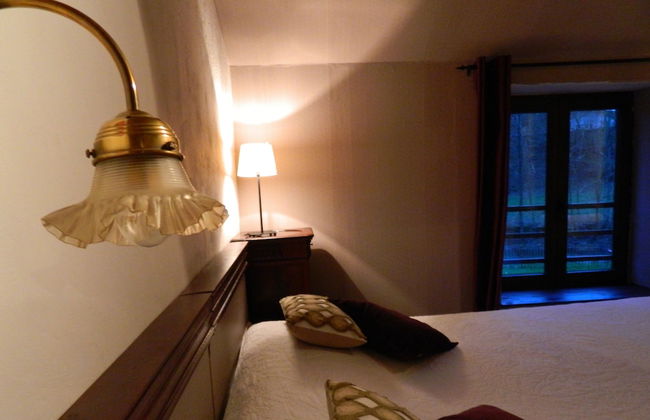 Regional House With Exposed Timber Frame Elements Full of Authenticity and Charm in a Green Area - Photo 2