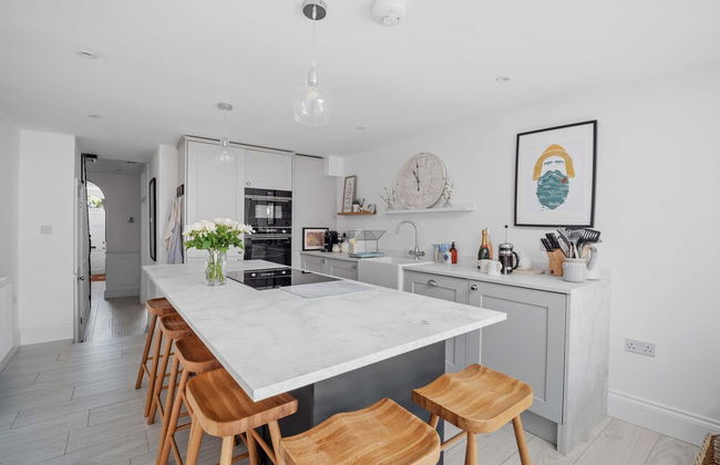 Host Stay Iris Cottage - Foto 2