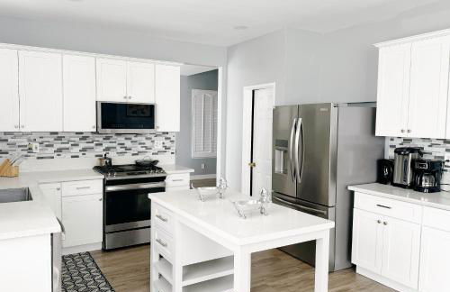 3000sqft Modern Minimal 5BR3BA Home Near ONT - Foto 29