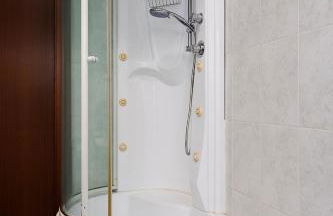 NEW - Parking - 10 min from Fiera MiRHO - sleeps 4 - Foto 12