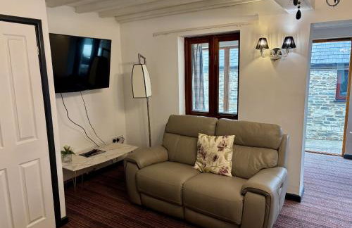 The Workshop - Photo 45