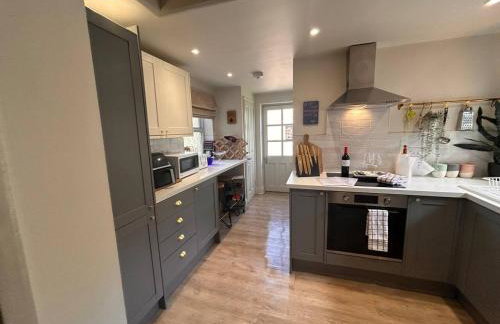 Little Apple Cottage- Free Parking, Hot tub, Fire, Town Centre - Photo 60