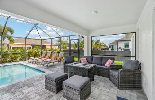 Cape House - 4 BR - Pool - Fire Pit - Private Backyard - Foto 3